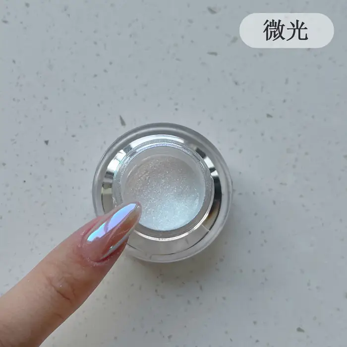 Poudre à ongles blanche au clair de lune