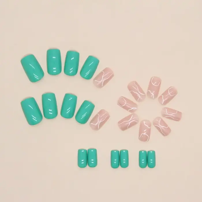 Nouveaux faux ongles longs carrés