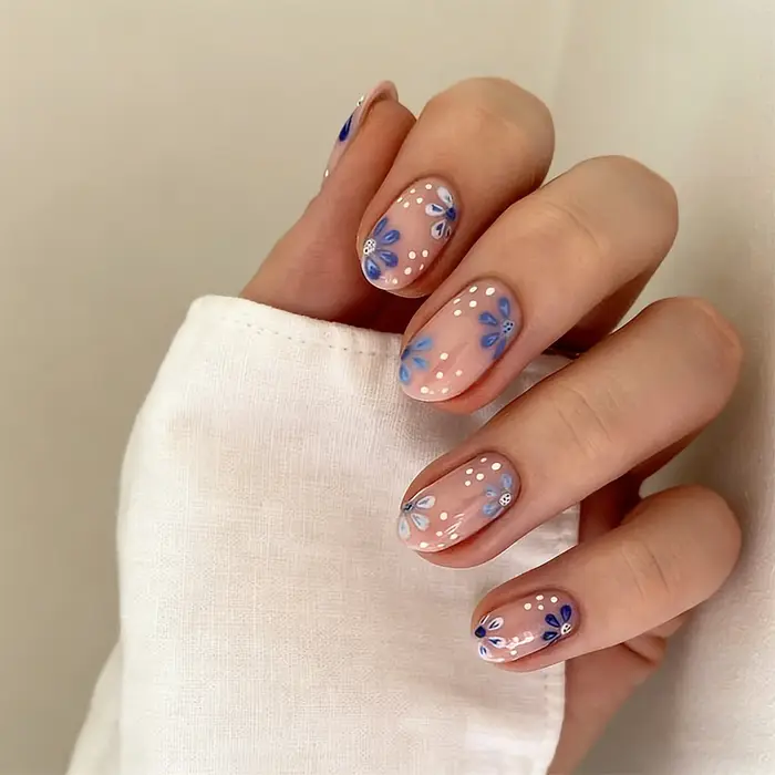 Lovely Bee Little Flowers Summer Nail Art Yellow French Short Almond Fake Nails Detachable Finished False