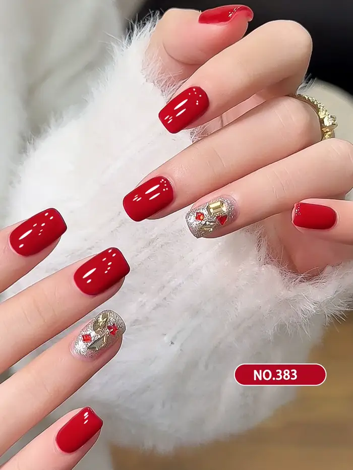 Nouveau vernis à ongles gel rouge Nouvel An 2026