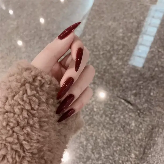 24 pièces ongles artificiels rouge vin portable avec colle faux