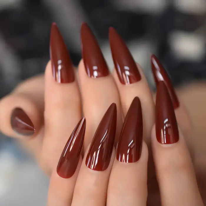 Presse sur faux ongles stiletto longue taille couleurs unies finitions brillantes pour femmes filles art à la main design simple