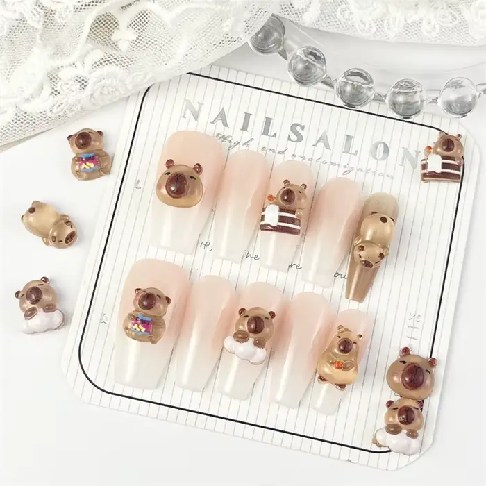 Breloque pour ongles en résine