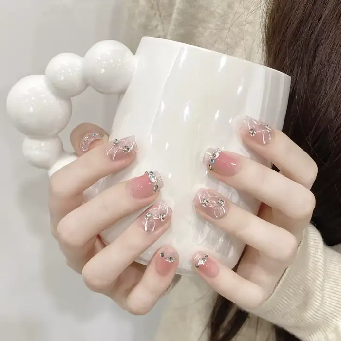 10 faux ongles autocollants œil de chat colorés avec motif papillon brillant