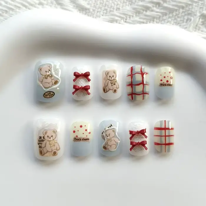 10 faux ongles à presser style coréen