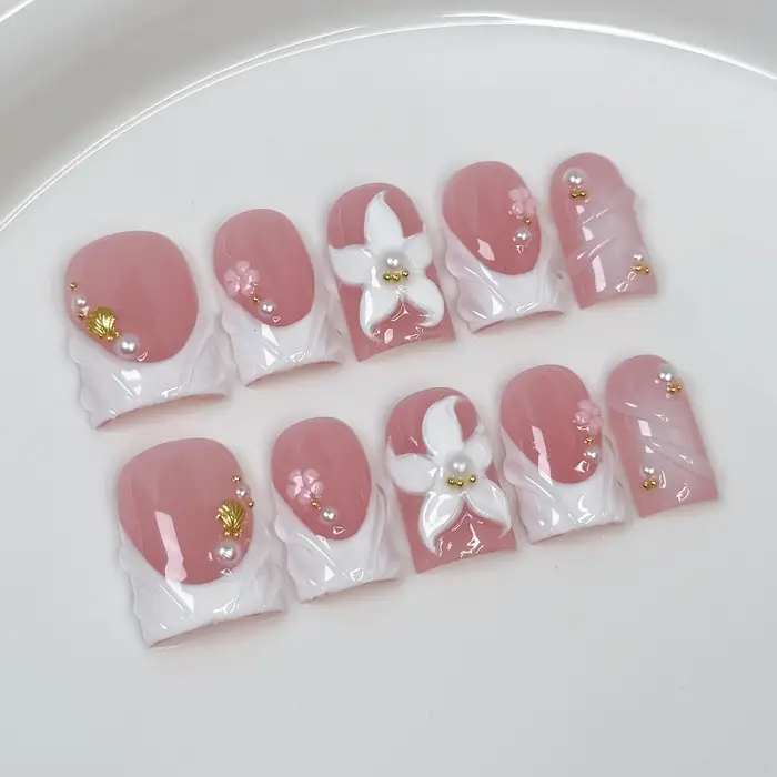 10 pièces français canard Bill faux ongles 3D coeur rubis Nail Art métal strass à la main presse sur ongles luxueux romantique faux ongles