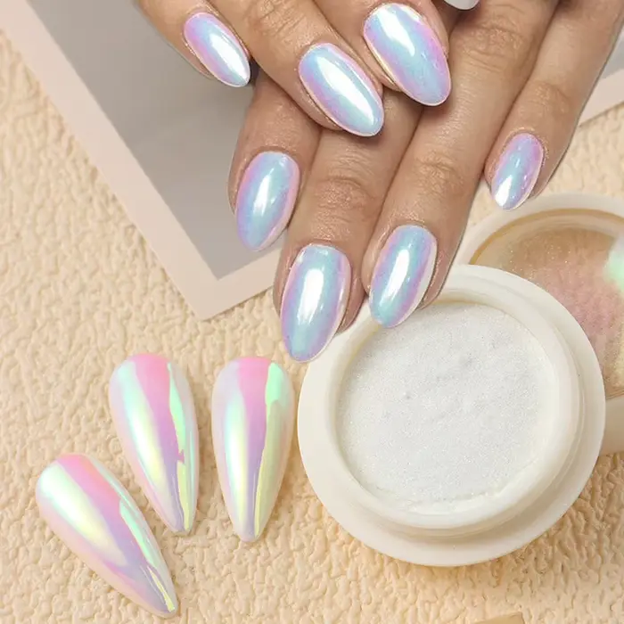 Poudre à ongles chromée sirène irisée