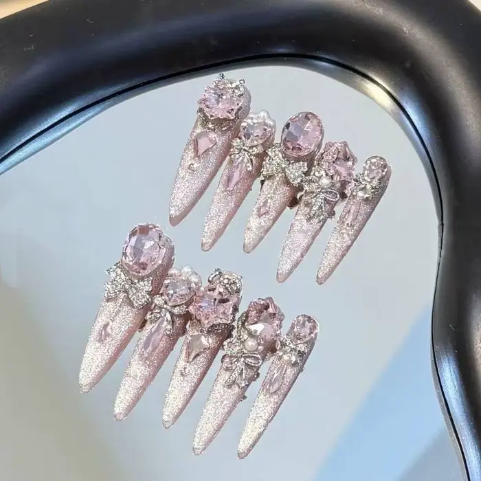 Faux ongles de luxe à presser