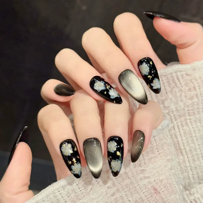Faux ongles œil de chat noir et or