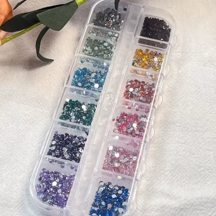 12 Grilles de Strass Scintillants pour Nail Art - Pierres à Dos Plat pour Décoration Polyvalente - Ornent les Ongles