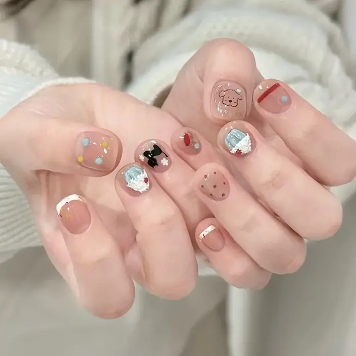 24 faux ongles courts carrés roses avec colle