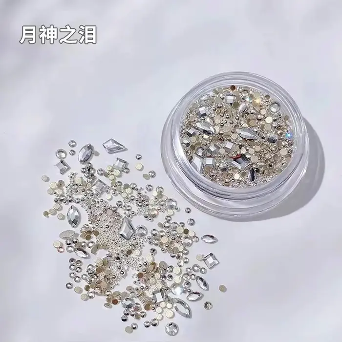 Ensemble d'accessoires multiformes pour ongles