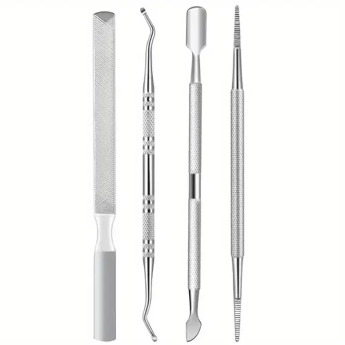 Kit de quatre pièces pour éliminer la peau morte et les saletés des ongles