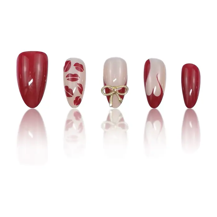 24 ongles artificiels faits à la main en tons rouge foncé et nude
