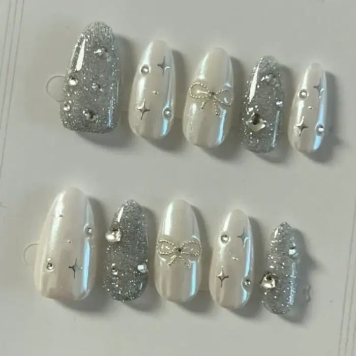 10 pièces de faux ongles en forme d'amande pressés à la main