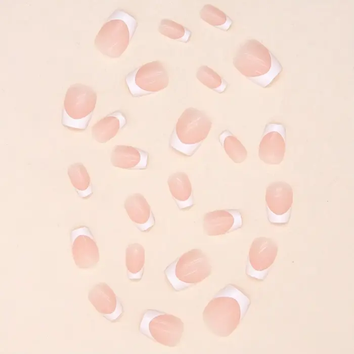 24 pièces d'ongles minimalistes français courts avec 1 gelée et 1 lime à ongles