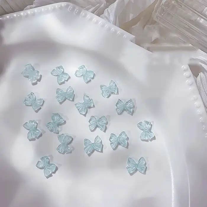 Breloques pour manucure en résine couleur gelée