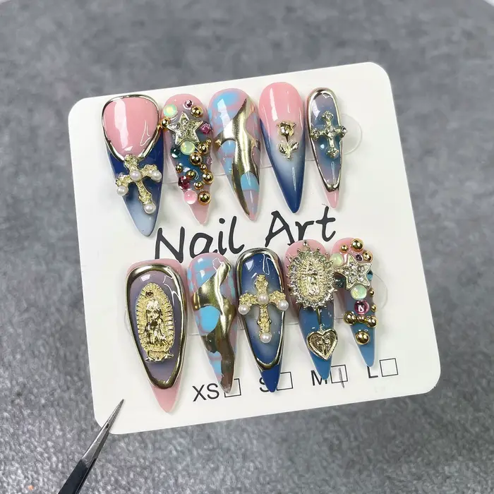Presse sur ongles de Style gothique avec strass croisés en métal 3D, perles dégradées rose bleu avec