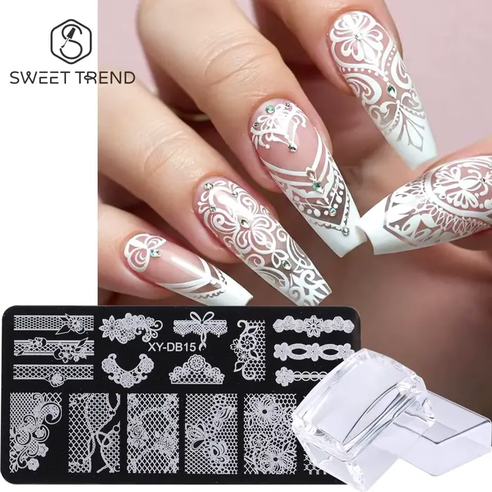 Modèle d'art d'ongle d'image de fleur de dentelle élégante avec le tampon doux arc