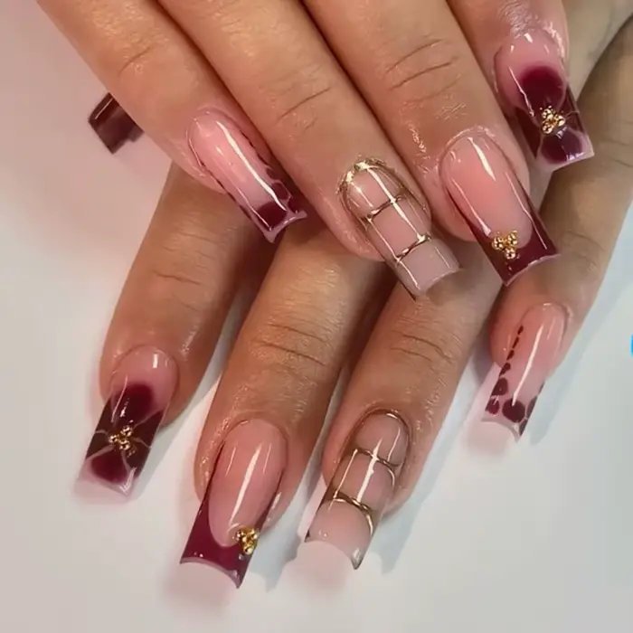 24 pièces bordeaux Floral doré rayure press-on ongles carrés cadeau de manucure fait à la main avec colle gelée et lime pour fête/usage quotidien *