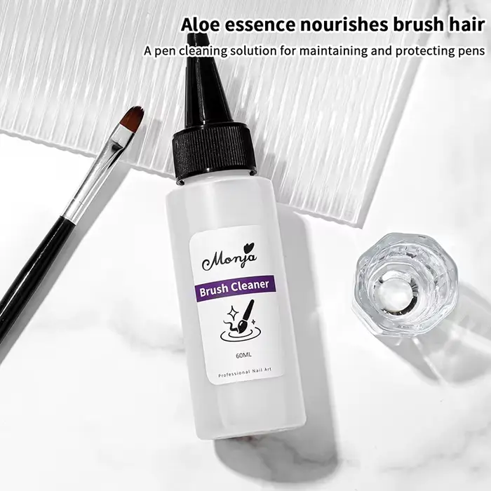 Nettoyant pour pinceaux à ongles