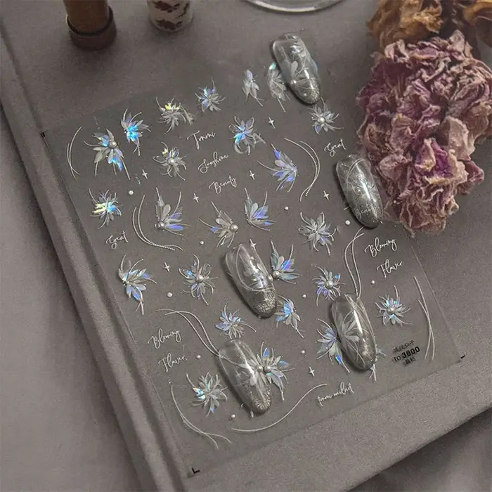 Concepts d'art d'ongle papillon à la mode ; Décoration d'ongles facile à coller ; Autocollants fantaisistes pour nail