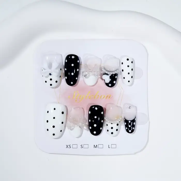 10 pièces presse à la main sur les ongles amande français à pois arc couverture complète ongles cons