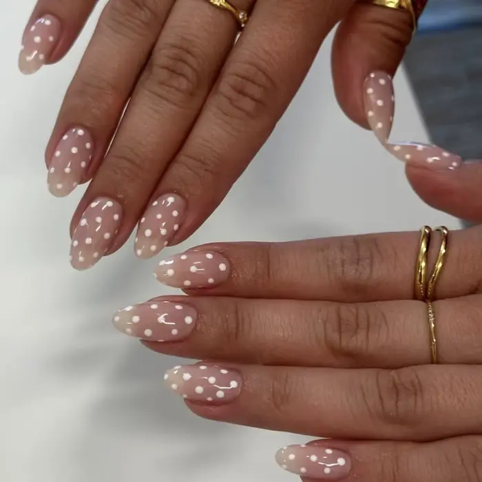 Chic à pois nu rose Nail Art Simple point rond court portable faux ongles détachable fini