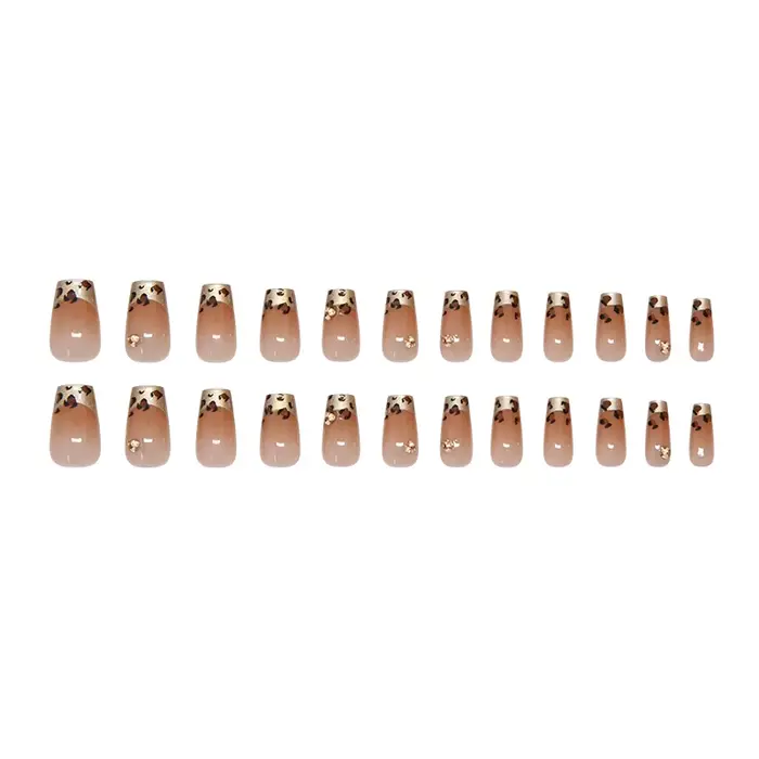 Faux ongles longs à presser