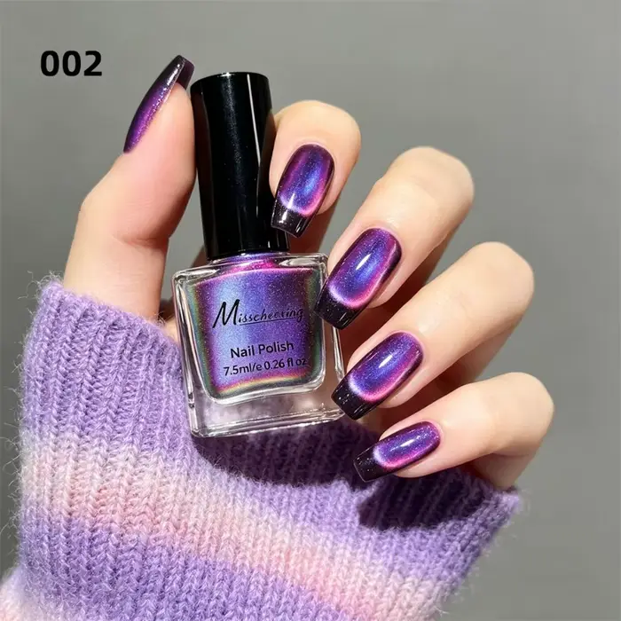 Vernis à ongles magnétique polarisé effet œil de chat bleu irisé, sans lampe UV/LED, à retirer par t