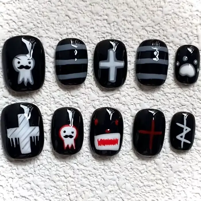 30 faux ongles blanc laiteux, motifs mignons de poisson et cœur à carreaux, à presser, courts, ovale