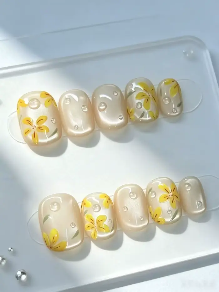 Ensemble de 10 faux ongles jaunes effet œil de chat nacré, parfaits pour le trajet quotidien au trav