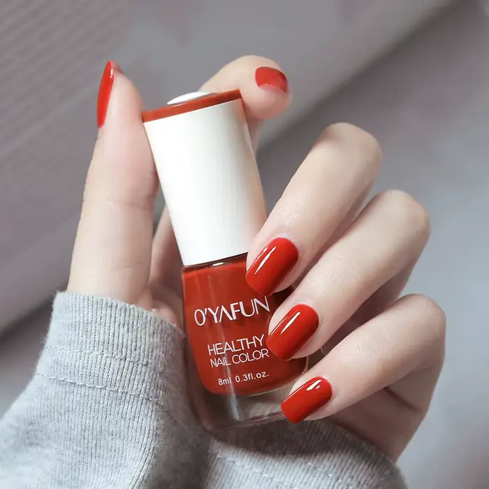 Vernis à ongles semi-permanent