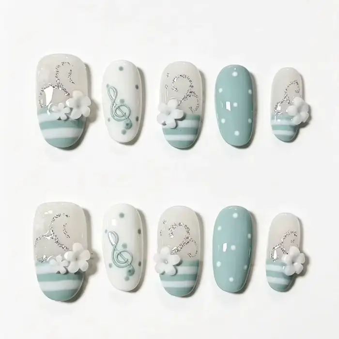 Ensemble de 10 faux ongles amovibles à motifs floraux en relief sur le thème de la musique, blanc la