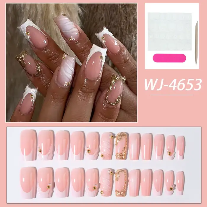 24 pièces par ensemble. Faux ongles rectangulaires 3D en gel