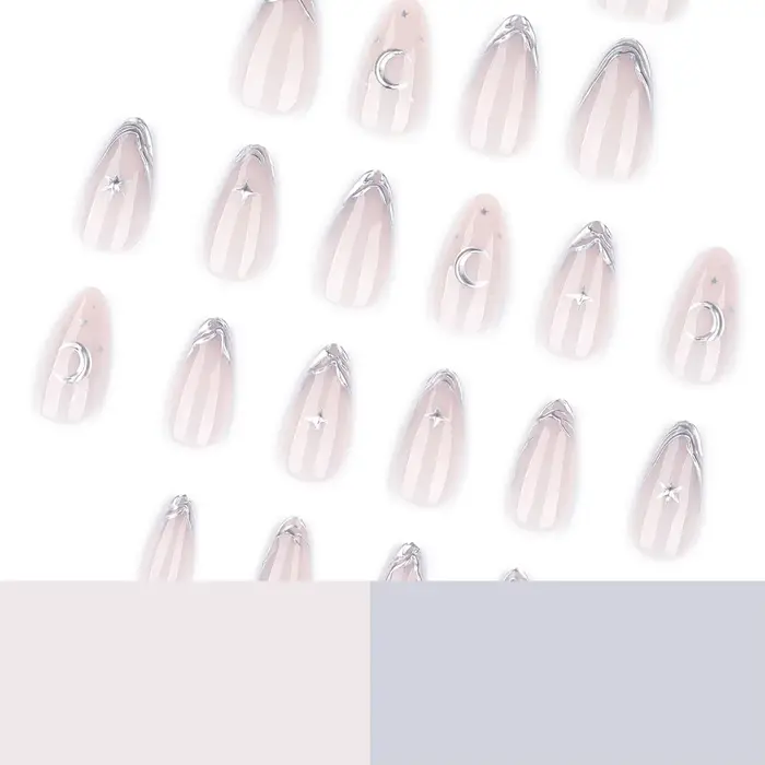 24 faux ongles 3D étoiles et lunes