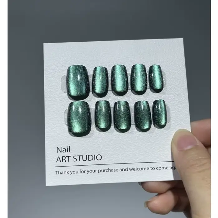 Femmes presse sur ongles faux