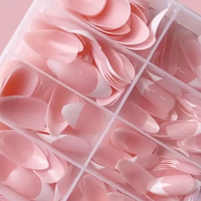 Faux ongles français blanc amande pour femmes et filles