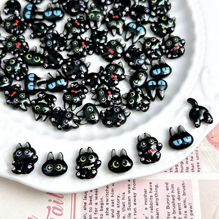 20 pièces dessin animé créatif chat noir série Nail Art breloques 3D lumineux adorables Expressions 