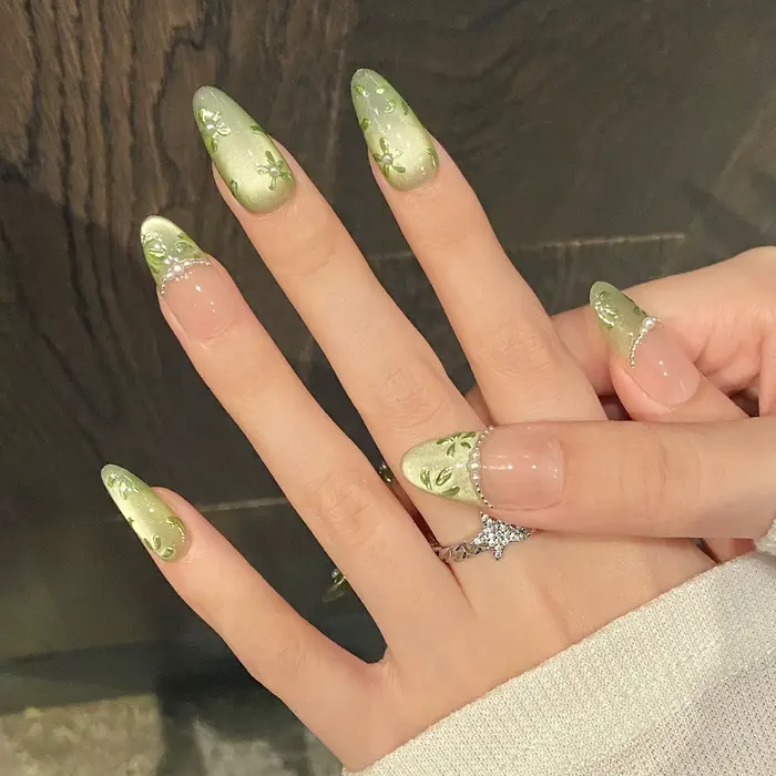 10 pièces vert clair à la main presse sur les ongles peint