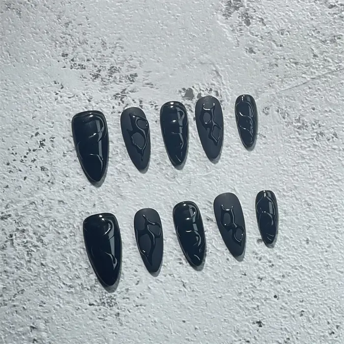 Presse faite à la main sur les ongles court noir Simple adhésif réutilisable faux