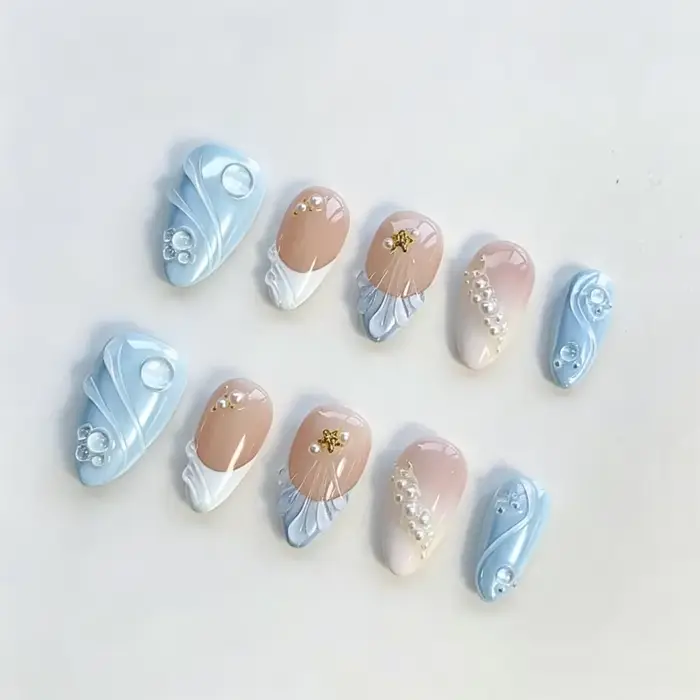 30 faux ongles style océan estival avec pointes françaises 3D tendance