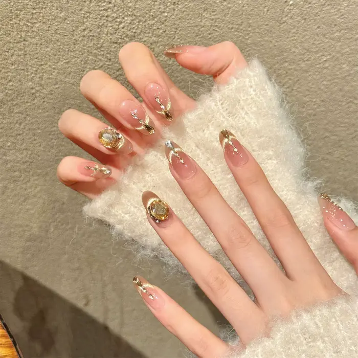 10 faux ongles marron imprimé léopard avec strass
