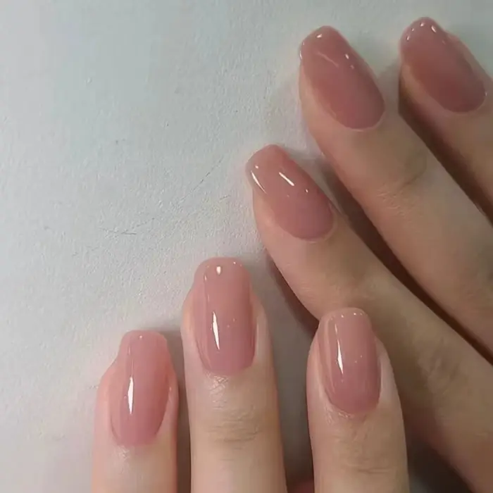 24 faux ongles courts français minimalistes avec 1 gel adhésif et 1 lime à ongles
