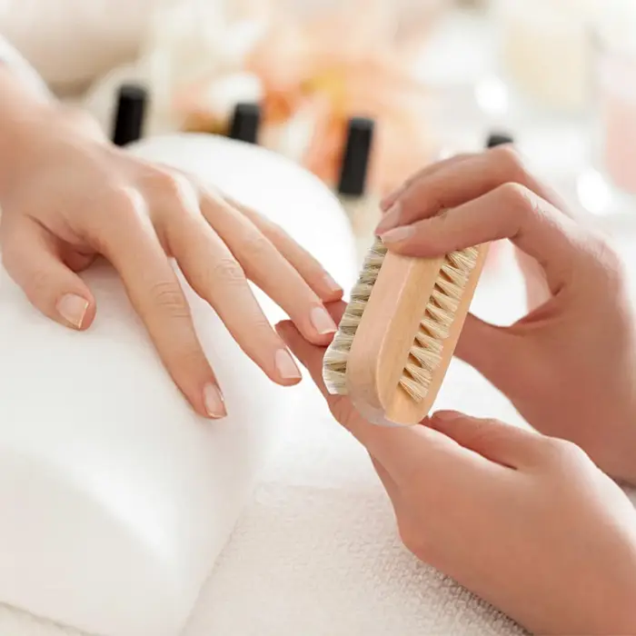 Brosse à ongles en bois réutilisable à poils de sanglier, brosse de nettoyage des ongles double face pour femmes, hommes, adultes, personnes âgées, adolescents, à domicile