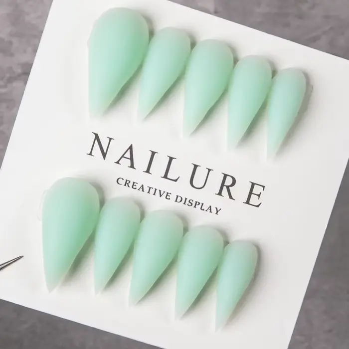 Faux ongles longs à presser