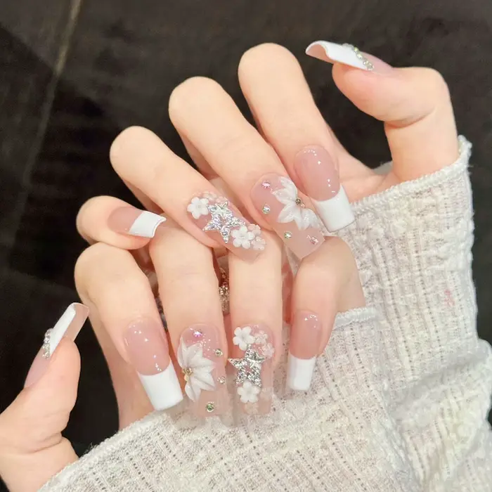 10 faux ongles longs de type ballerine, motif pétales sculptés en 3D, style français à presser, mode