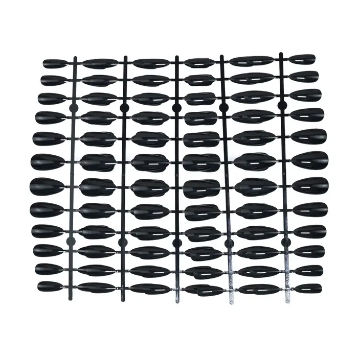 120 faux ongles noirs de forme amande