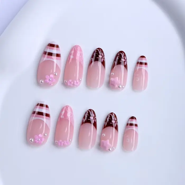 24 faux ongles roses mignons 3D en forme de fleur et d'étoile