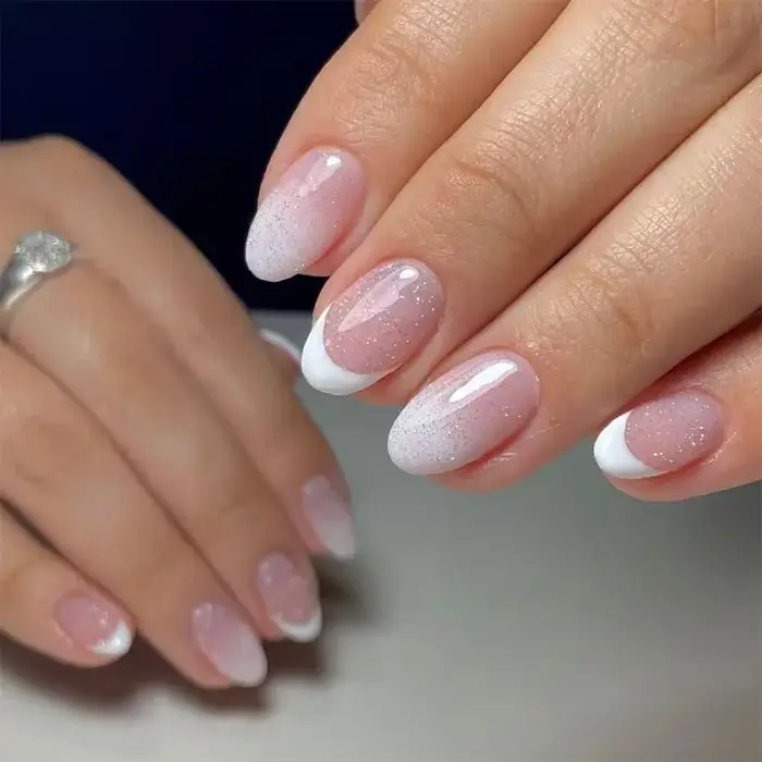 24 faux ongles en acrylique rose scintillant Aurora, courts, forme amande, motifs français minimalistes et élégants, amovibles, à couverture complète